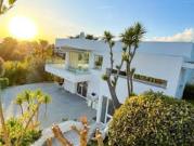 Villa avec piscine et terrasse