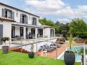 Villa avec piscine et terrasse