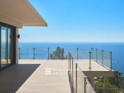 Villa avec piscine et terrasse