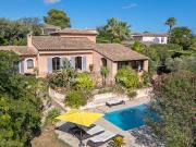 Villa avec piscine et terrasse