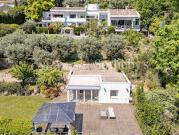 Villa avec piscine et terrasse