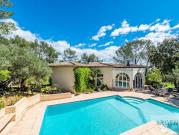 Villa avec piscine et terrasse