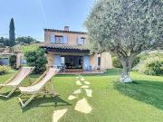 Villa avec piscine et terrasse