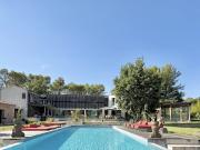 Villa avec piscine et terrasse