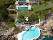 Villa avec piscine et terrasse