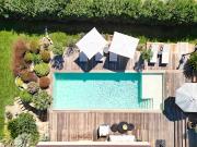 Villa avec piscine et terrasse