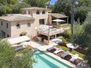 Villa avec piscine et terrasse