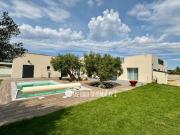 Villa avec piscine et terrasse
