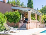 Villa avec piscine et terrasse