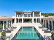 Villa avec piscine et terrasse