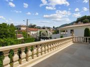 Villa avec piscine et terrasse