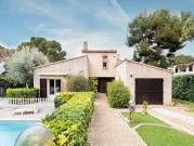 Villa avec piscine et jardin