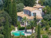 Villa avec piscine et terrasse