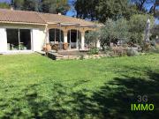 Villa avec piscine et terrasse