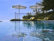 Villa avec piscine et terrasse