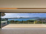 Villa avec piscine et terrasse