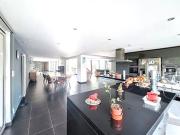 Villa avec piscine et terrasse