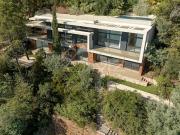 Villa avec piscine et terrasse Villa avec piscine et terrasse