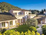 Villa avec piscine et terrasse