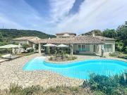 Villa avec piscine et terrasse