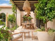 Villa avec piscine et terrasse