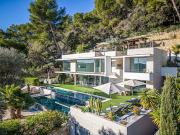 Villa avec piscine et terrasse