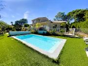 Villa avec piscine et terrasse