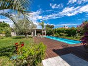 Villa avec piscine et terrasse