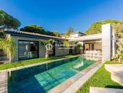 Villa avec piscine et terrasse