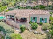 Villa avec piscine et terrasse