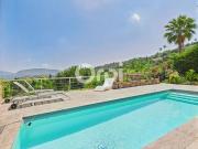 Villa avec piscine et terrasse