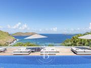 Villa avec piscine et terrasse