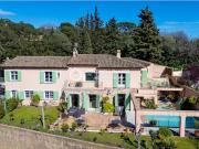 Villa avec piscine et terrasse