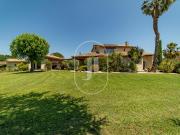 Villa avec piscine et terrasse