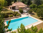 Villa avec piscine et terrasse