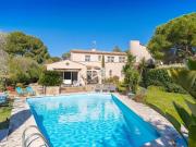 Villa avec piscine et terrasse