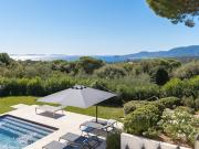 Villa avec piscine et terrasse