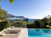 Villa avec piscine et terrasse