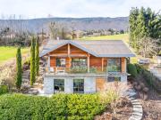 Villa avec piscine et terrasse