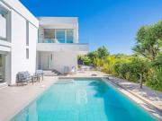 Villa avec piscine et terrasse