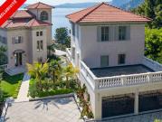 Villa avec piscine et terrasse