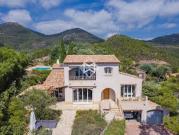 Villa avec piscine et terrasse