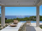 Villa avec piscine et terrasse