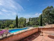 Villa avec piscine et terrasse