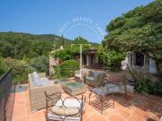 Villa avec piscine et terrasse