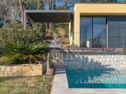 Villa avec piscine et terrasse