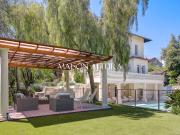 Villa avec piscine et terrasse Villa avec piscine et terrasse