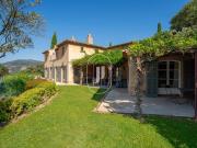 Villa avec piscine et terrasse