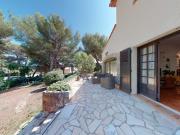 Villa avec piscine et terrasse