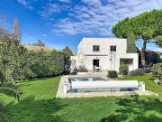 Villa avec piscine et terrasse
